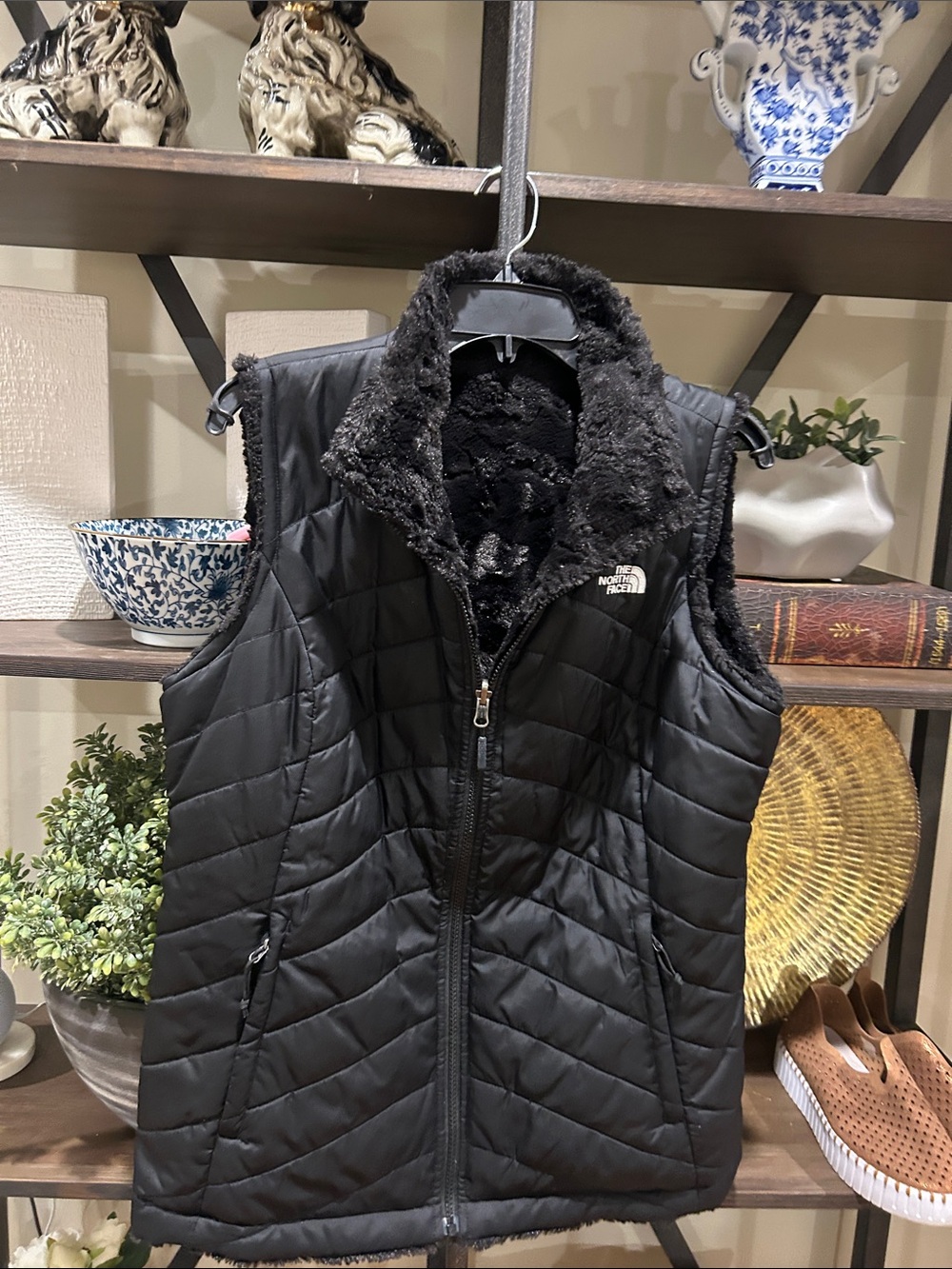 The North Face reversible Black Quilted Sherpa Vest large